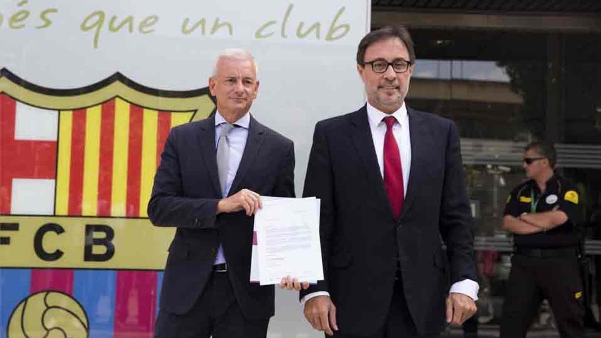 Lluís Geli y Agustí Benedito, a la salida de las oficinas del FC Barcelona