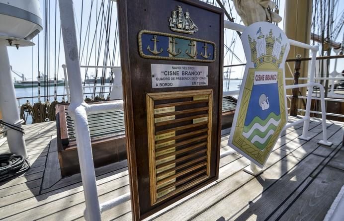 13/09/2017 LAS PALMAS DE GRAN CANARIA. Buque de la Armada de Brasil El Cisne Branco, en el Arsenal. FOTO: J. PÉREZ CURBELO