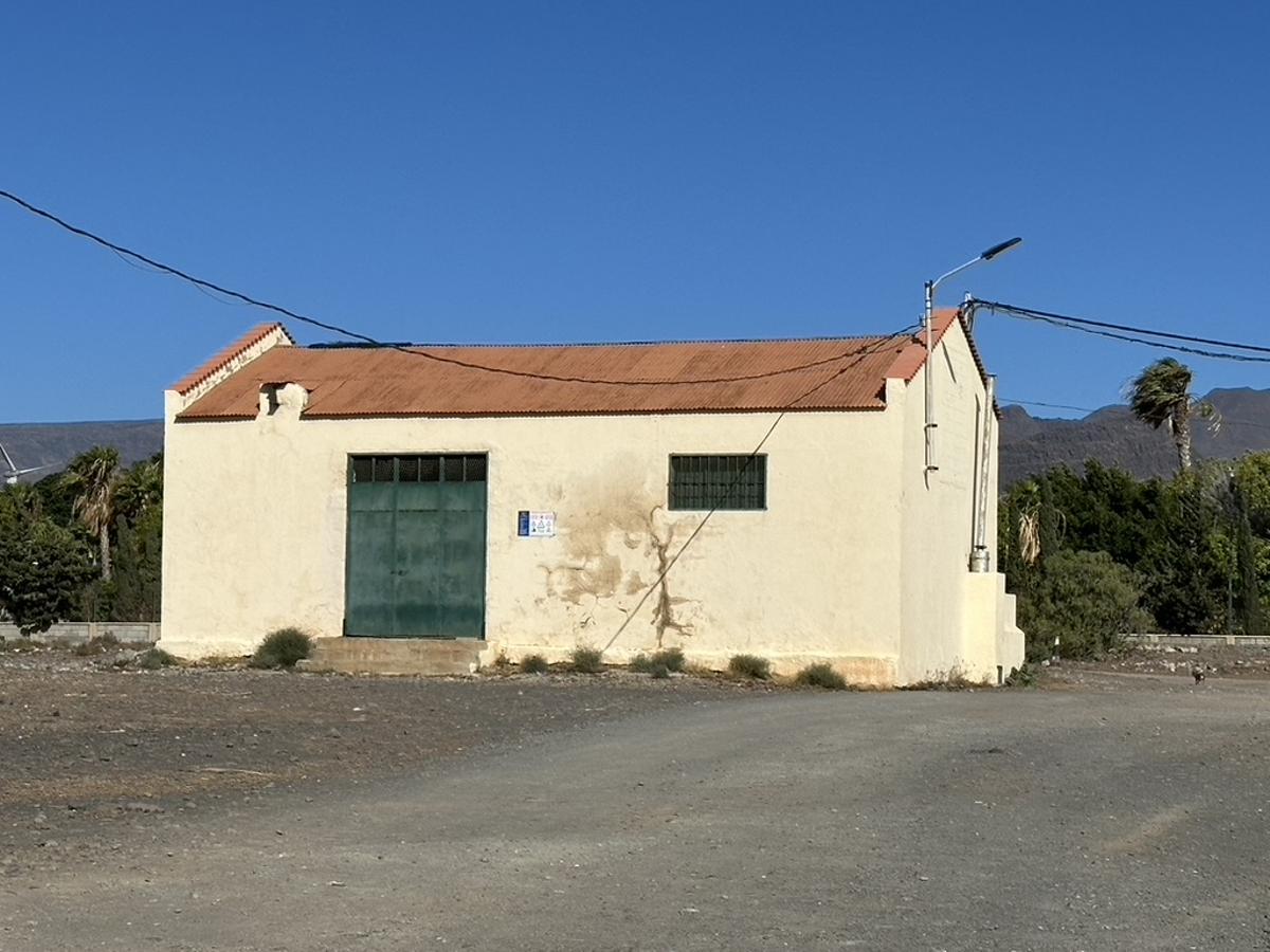 Recuperación del primer cartel de mosaico de nitratos de Chile en Agüimes