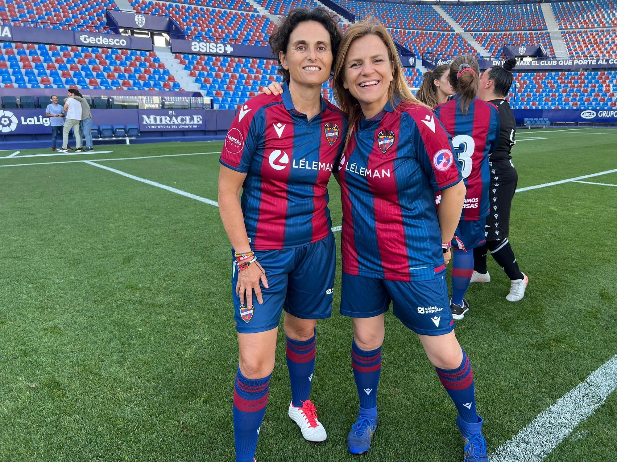 Pilar López (SUPER) y Pilar Bernabé