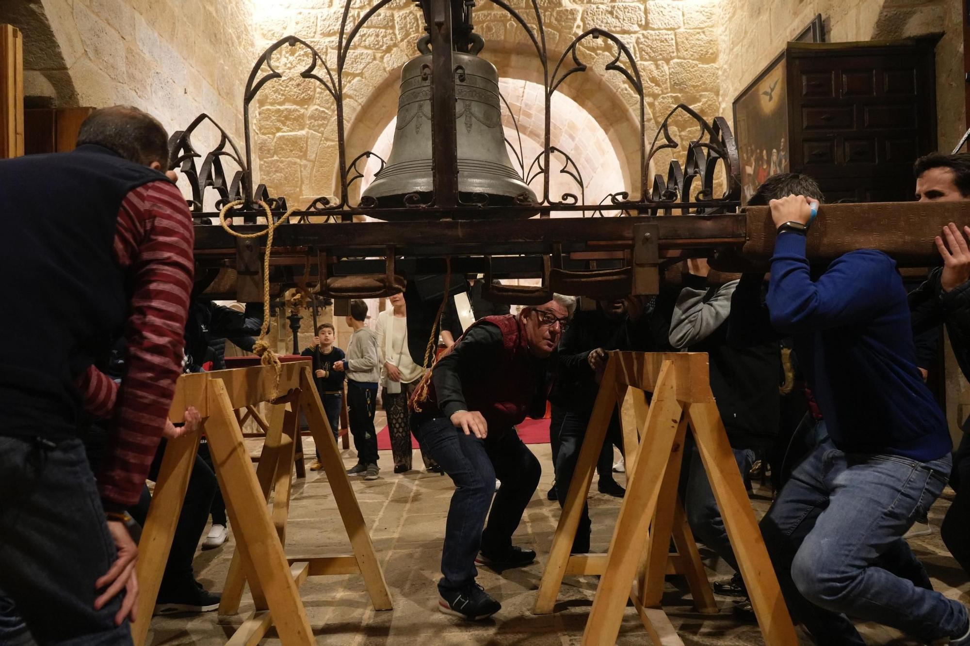 GALERÍA | Así prepara el Espiritu Santo la procesión del Viernes de Dolores en Zamora