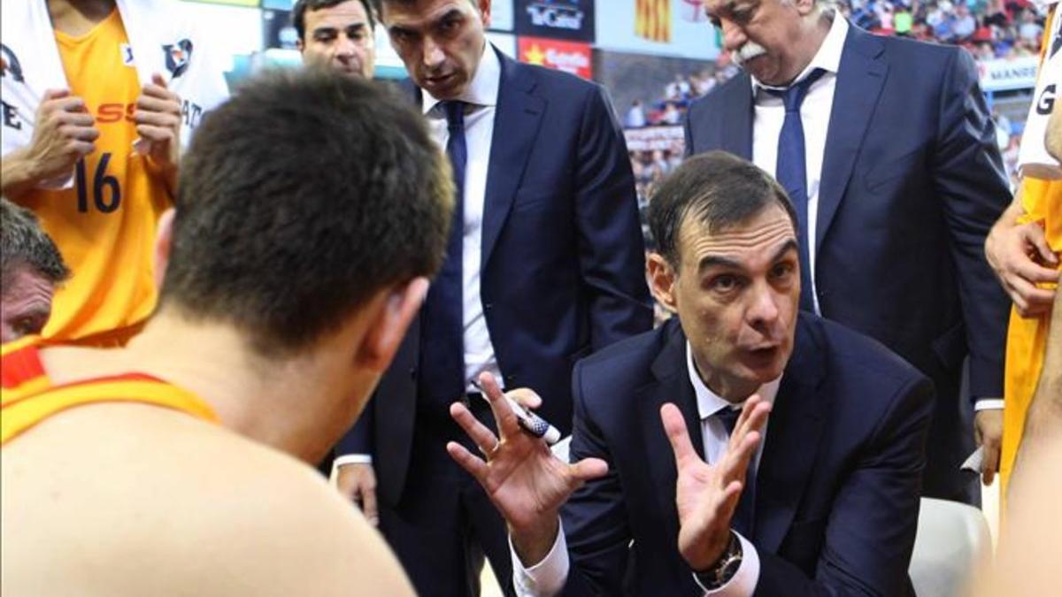 Georgios Bartzokas espera que su equipo sepa responder al reto en la visita al 'Kombank Arena' de Belgrado