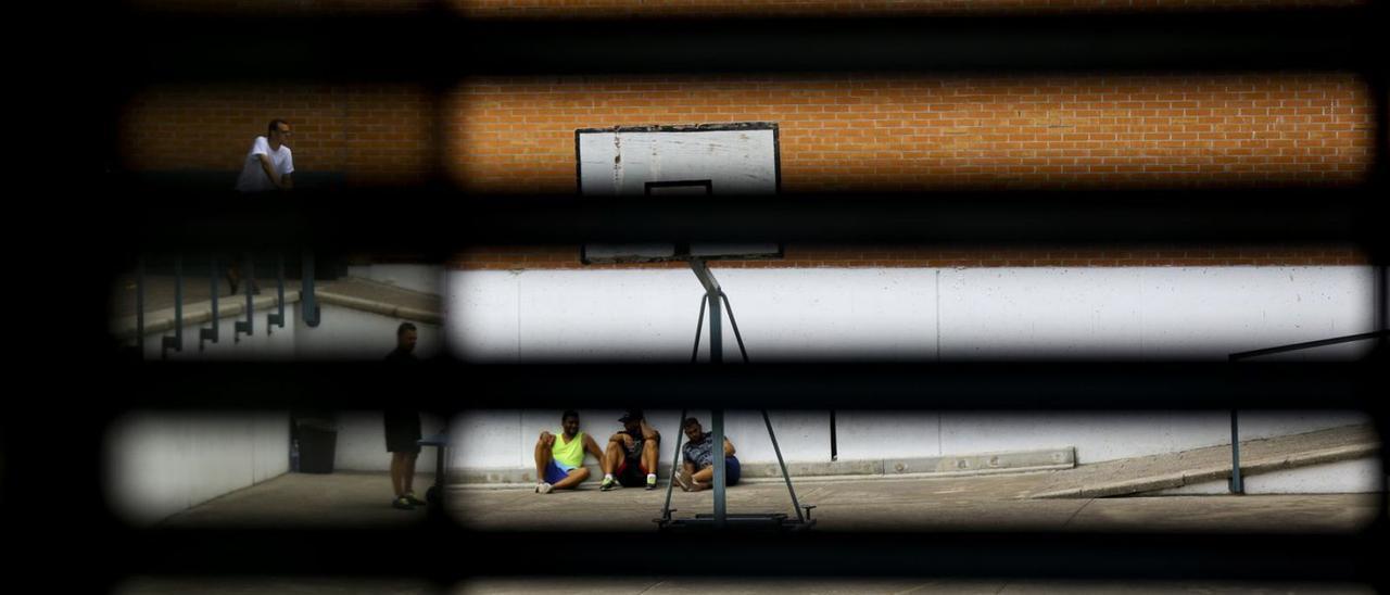 Pati del centre penitenciari de Can Brians 1, a Sant Esteve Sesrovires. | DANNY CAMINAL