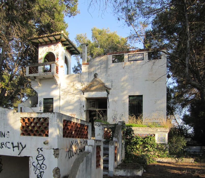 Chalet de la avenida San Lorenzo del Vedat.