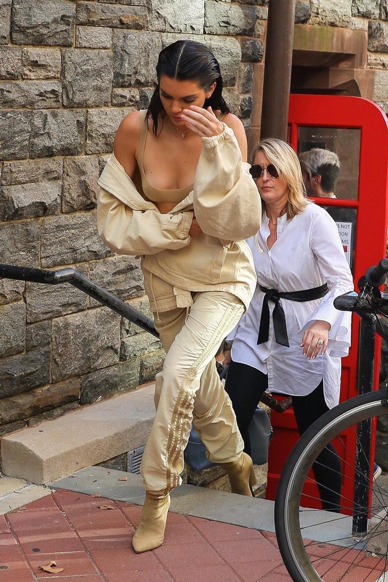 Cómo llevar el nude, por Kylie y Kendall