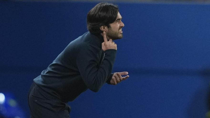 Pere Romeu, entrenador del Barça, durante un partido de la Champions femenina