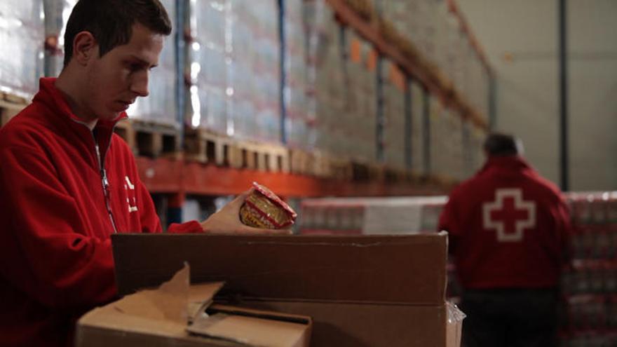 Almacén de alimentos de la Cruz Roja en Málaga.