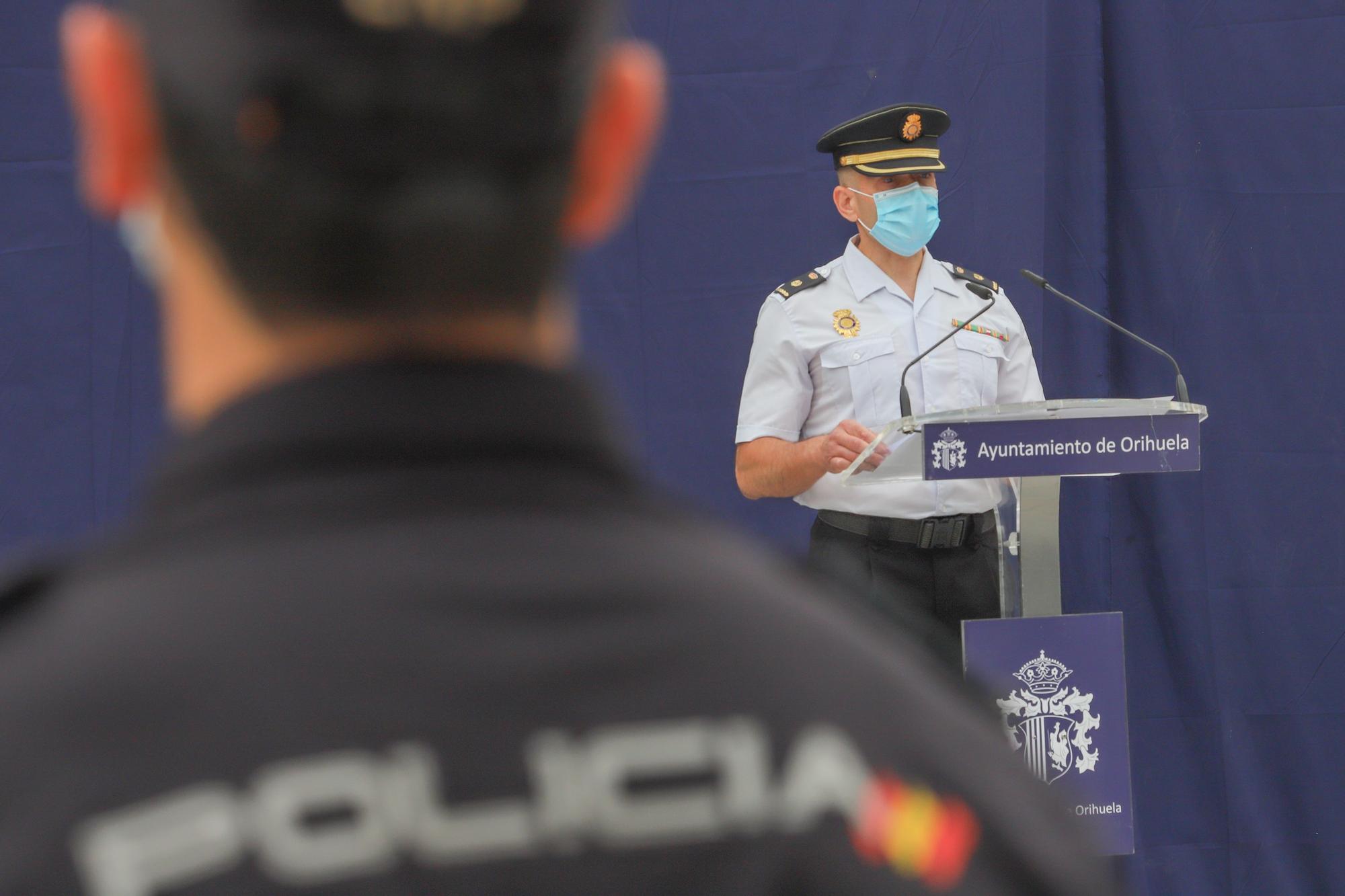 Ceremonia de entrega del bastón de mando  al inspector jefe de la Comisaría de la  Policía Nacional de Orihuela