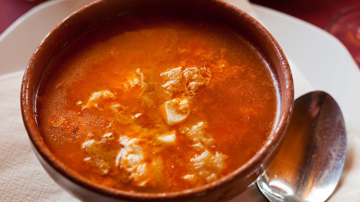 Sopa de ajo o castellana.