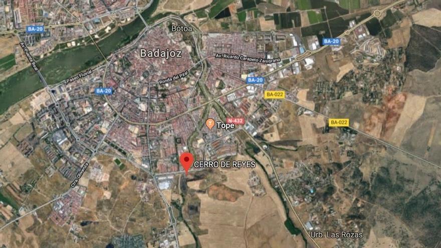 Herido grave un joven de 24 años al salirse de la vía y volcar un vehículo en Badajoz