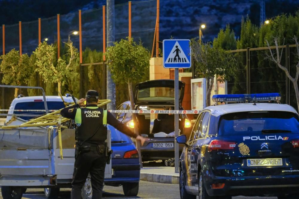 Un hombre dispara 5 veces a su pareja delante de su hijo en un colegio de Elda y se suicida