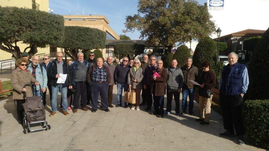 Pensionistas de Paterna contra las comisiones abusivas de los Bancos