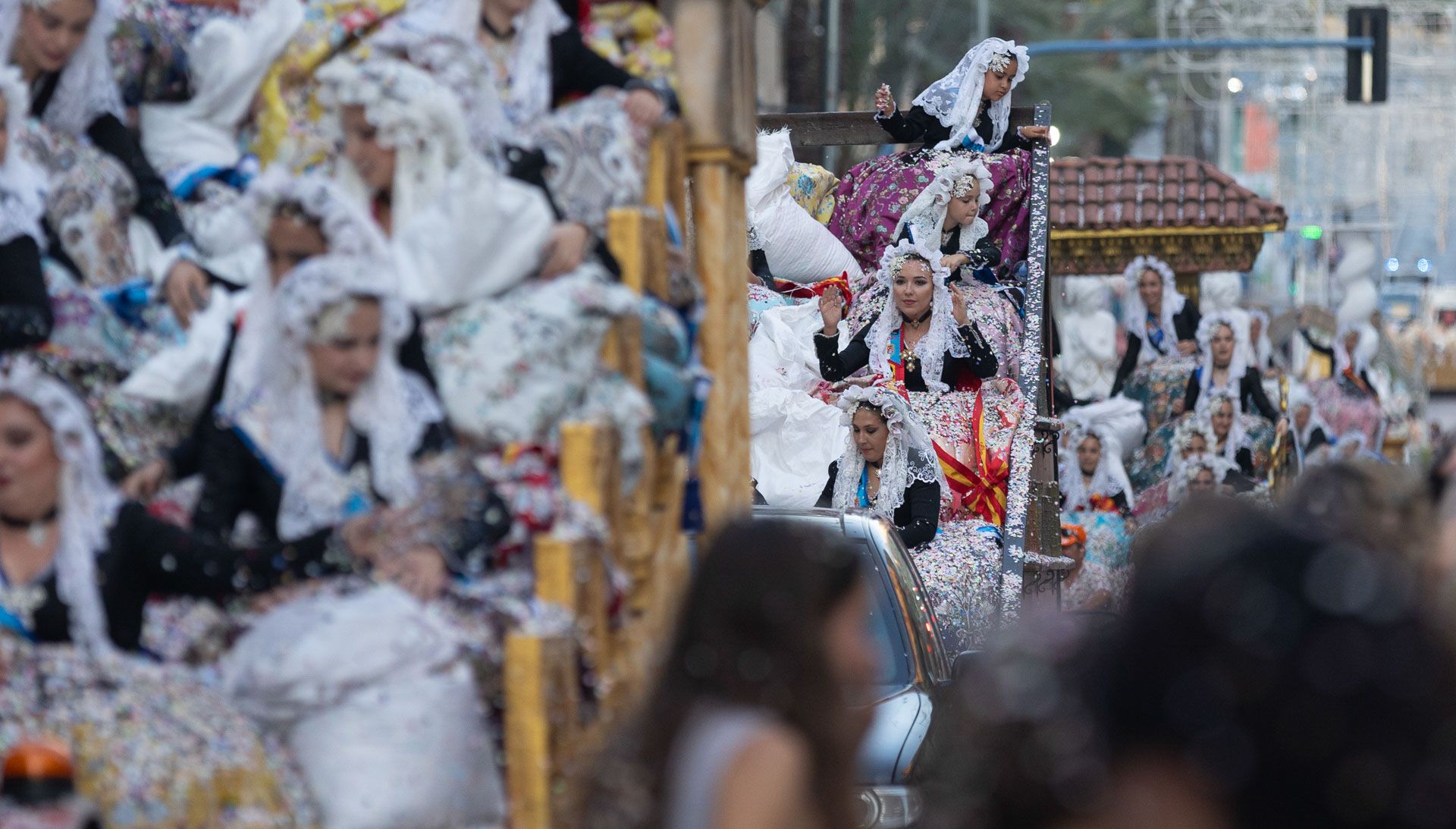 HOGUERAS DE ALICANTE | Un Coso Multicolor de menos a más