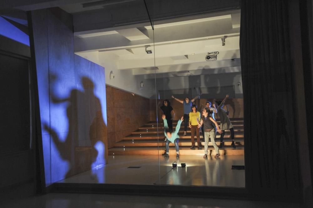 Seis compañías universitarias participan en la gala que también se celebrará en el teatro Rosalía y el teatro Jofre de Ferrol.