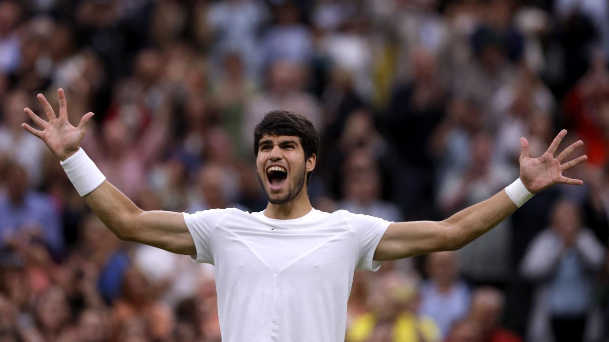 Un fantàstic Alcaraz jugarà la final de Wimbledon contra Djokovic després d’atropellar Medvédev