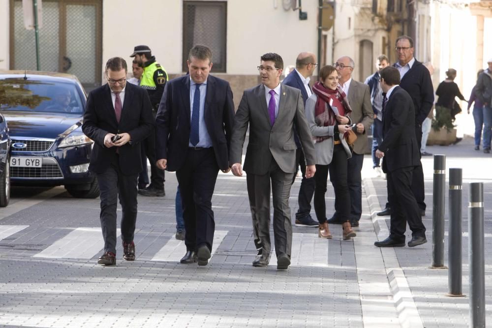 El president de la Generalitat, Ximo Puig, inaugura la nueva sede de Caixa Ontinyent