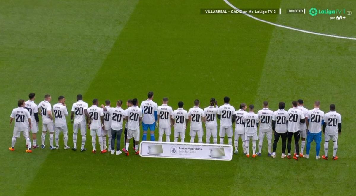 Los jugadores del Real Madrid han salido con la camiseta de Vinicius a la espalda
