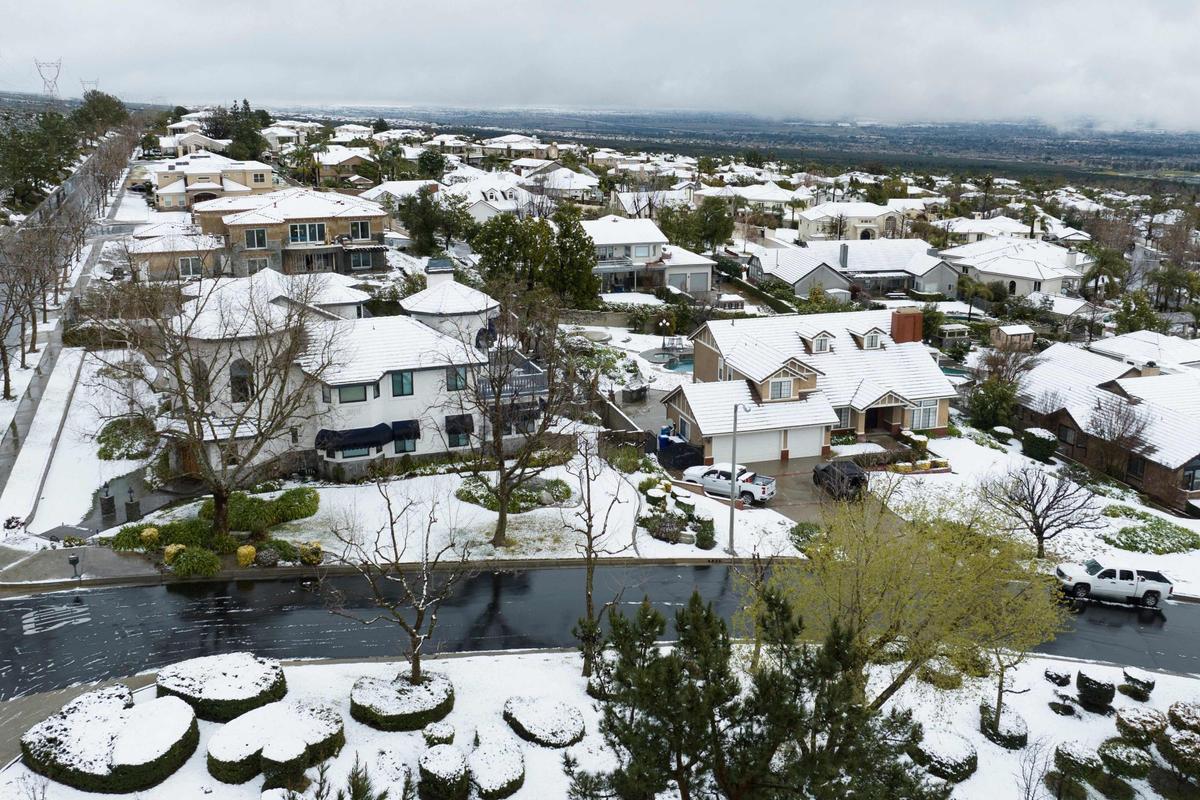 Fuertes nevadas en el sur de California