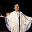 María Dolores Pradera durante un concierto en el Palau de la Música de Barcelona en 2010.