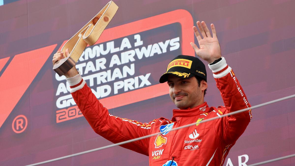 Carlos Sainz, tercero en el podio de Austria