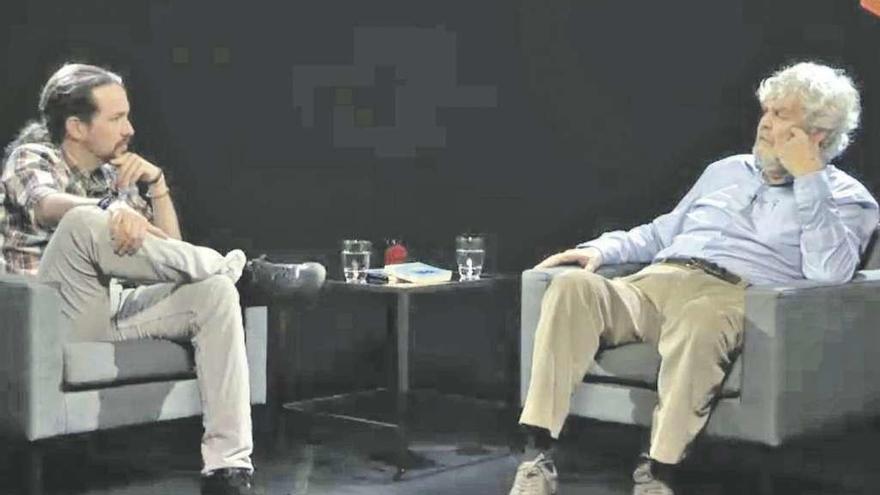 Pablo Iglesias y Xosé Manuel Beiras, en un momento de la entrevista en La Tuerka. // Faro