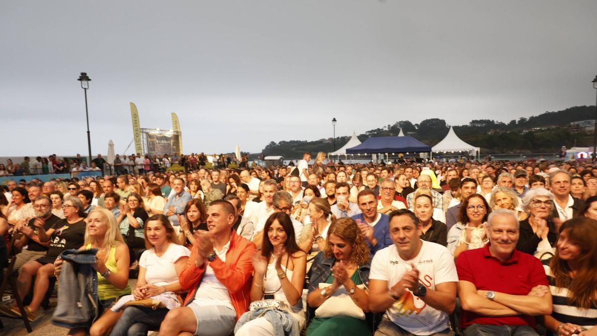 Asistentes a un monólogo de "Luanco al Mar" en la pasada edición.