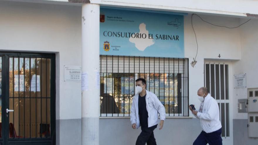 Muere una persona de 38 años por coronavirus y la Región pasa la barrera de los 10.000 casos activos