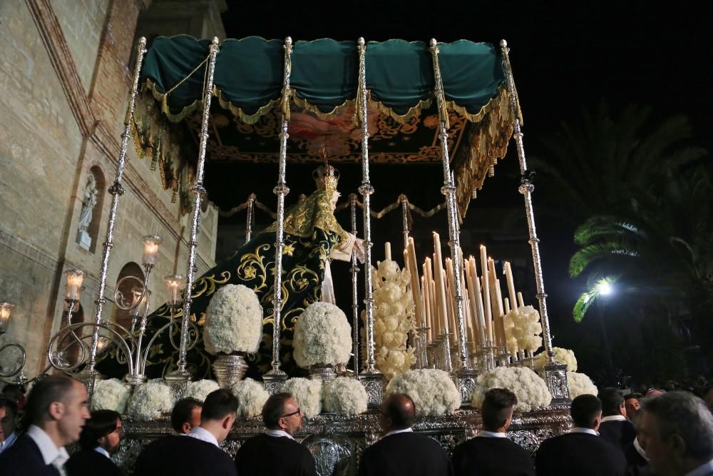 Procesión del Santo Entierro de Cristo en Torrevieja, Viernes Santo, con la participación de 18 imágenes y 154 cofradías