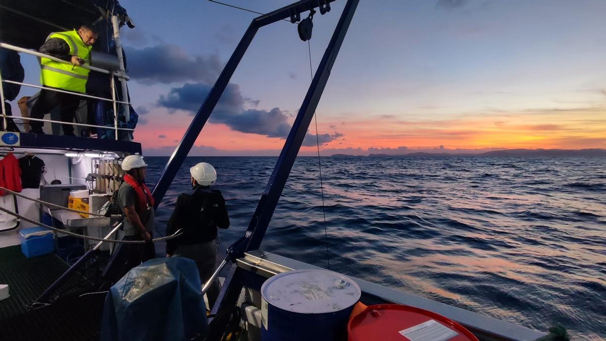 Imagen de una expedición en el mar