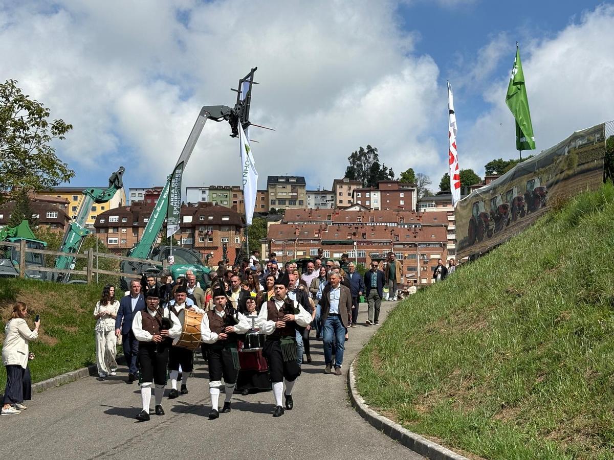 Lleno en el primer día de la Feria de Muestras de Tineo Lleno en el primer día de la Feria de Muestras de Tineo