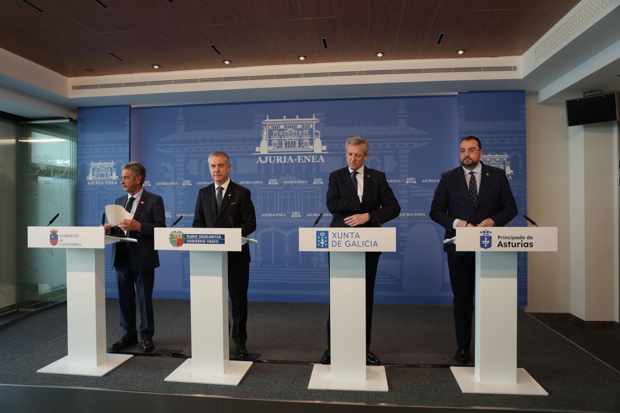 En imágenes: Así fue la cumbre de Vitoria, con los presidentes de Asturias, País Vasco, Galicia y Cantabria