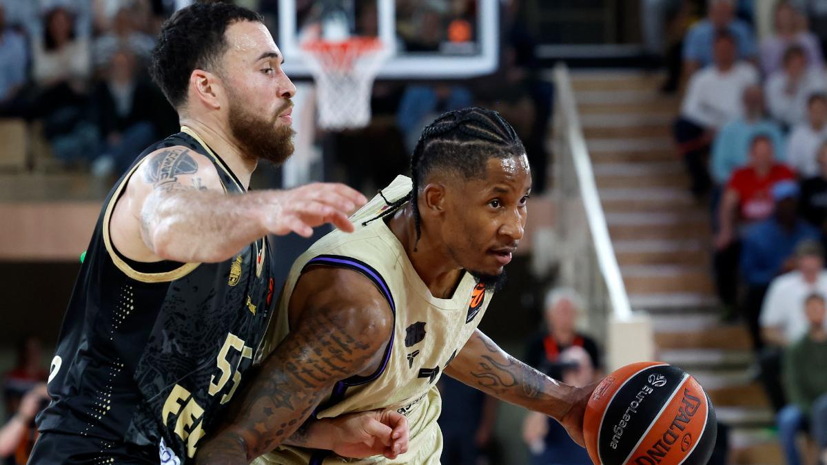 Will Clyburn bota ante la férrea marca de Mike James