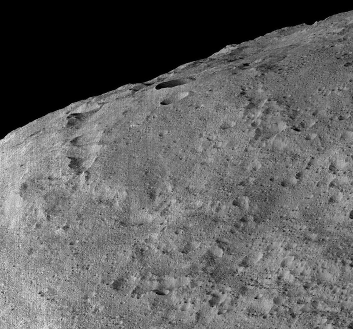 zentauroepp37322351 a view of the surface of the dwarf planet ceres  taken by na170216224630