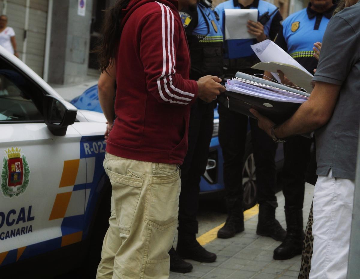 Desahucio de la familia asilada en Guanarteme
