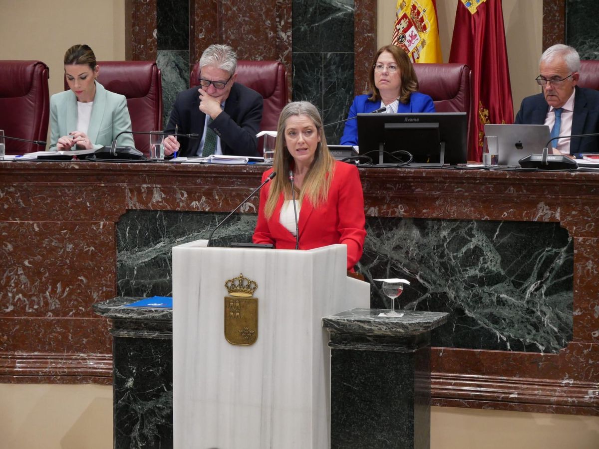 La diptuada regional del PP María Casajús, durante una intervención en la Asamblea Regional.