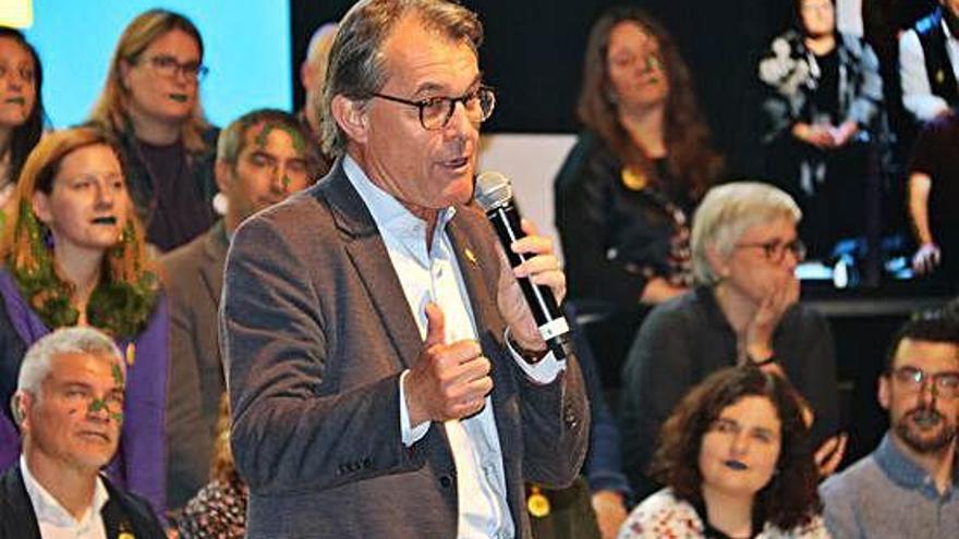 L&#039;expresident de la Generalitat, Artur Mas, durant el míting de final de campanya de Junts per Barcelona