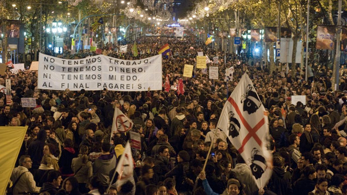 Manifestación del 14-N, en el cruce de paseo de Gràcia con Diagonal, en Barcelona.