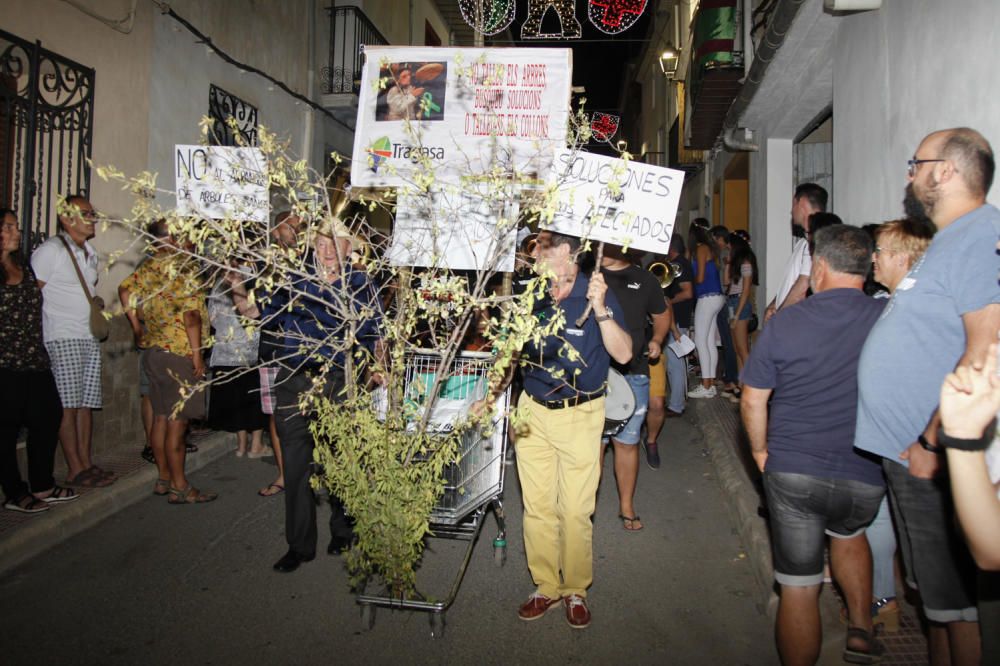 Desfile de la Nit de l'Olla de Benilloba.