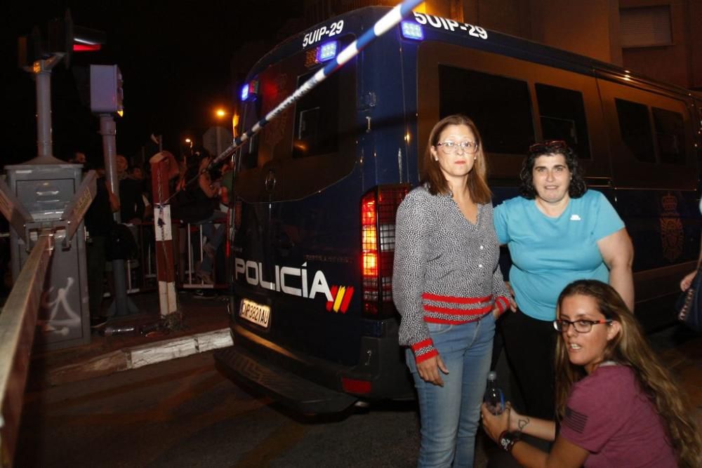 Los manifestantes protestan contra el AVE