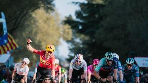 Magnus Cort Nielsen se anota la victoria en la meta de Banyoles.