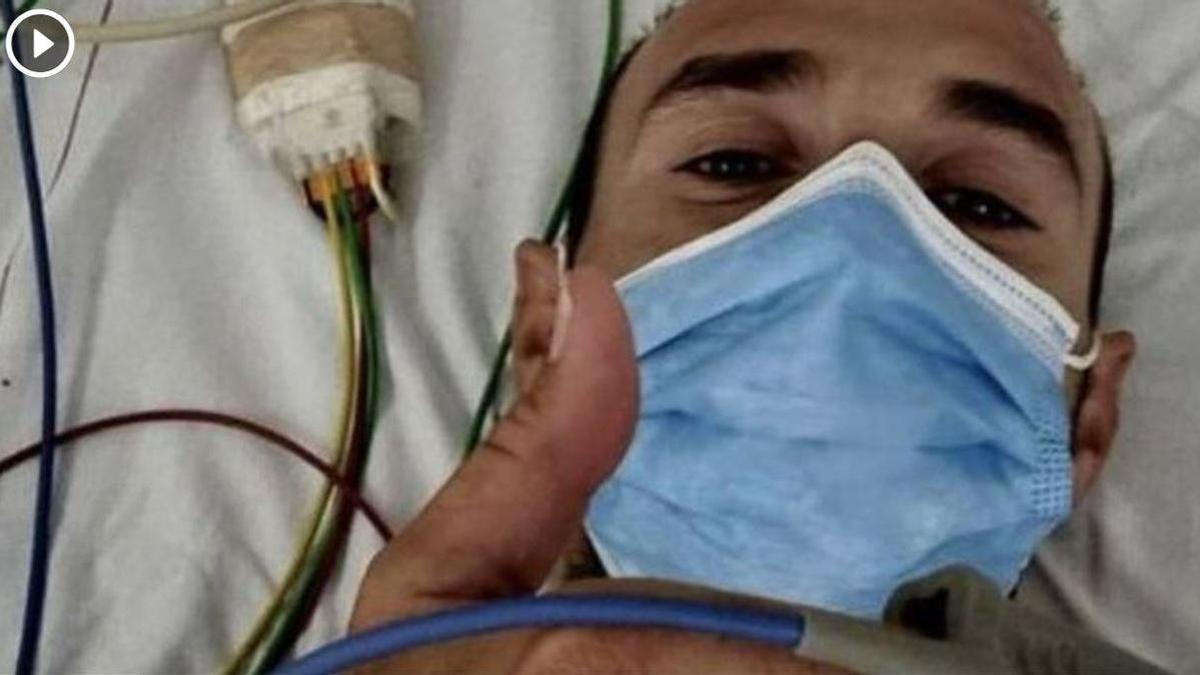 Alejandro Valverde fue trasladado en ambulancia a un hospital.