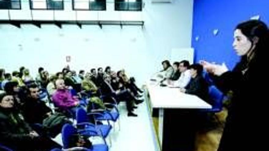 Vara compromete el aeropuerto para Cáceres y apoyos a la capitalidad