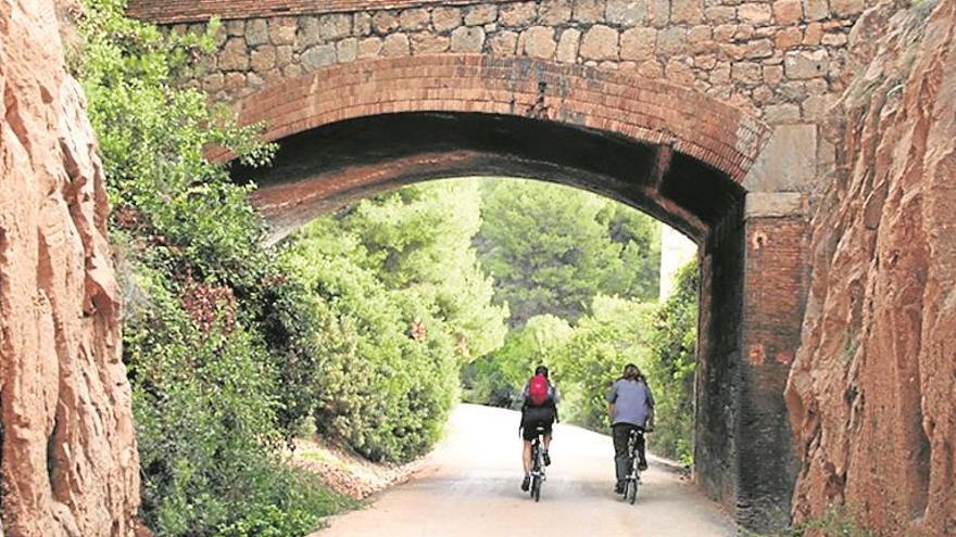 Rescatan a un ciclista herido tras caer en la vía verde de Orpesa