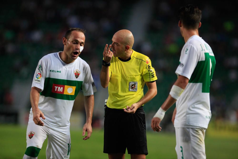 Elche y Nàstic empatan en el Martínez Valero