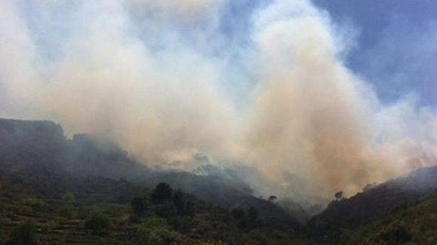 El incendio de Rasquera ya ha calcinado 2.400 hectáreas y sigue sin control