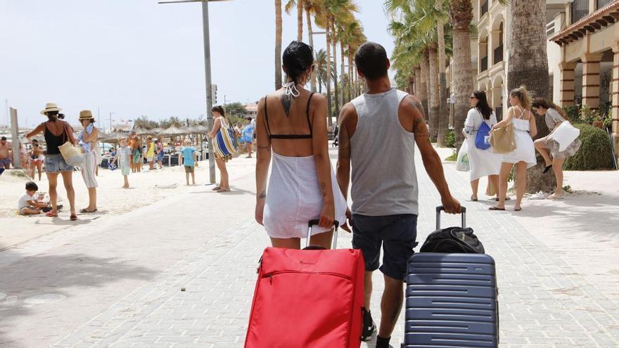 Wie Sie auf Spanisch Ihren Koffer packen und am Flughafen aufgeben