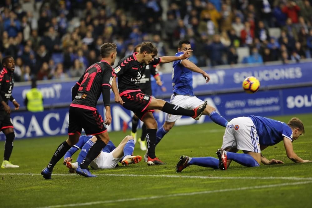 El partido del Oviedo ante el Tenerife, en imágenes