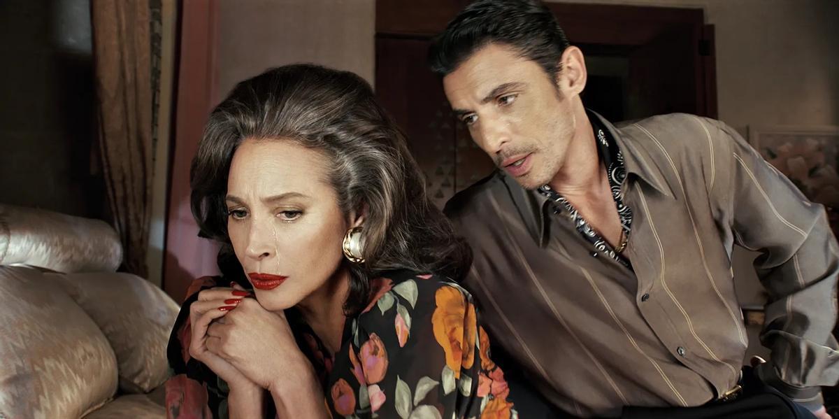 La supermodelo Christy Turlington junto al actor Alberto Guerra, en modo telenovela, en la campaña de la colección de Zara.