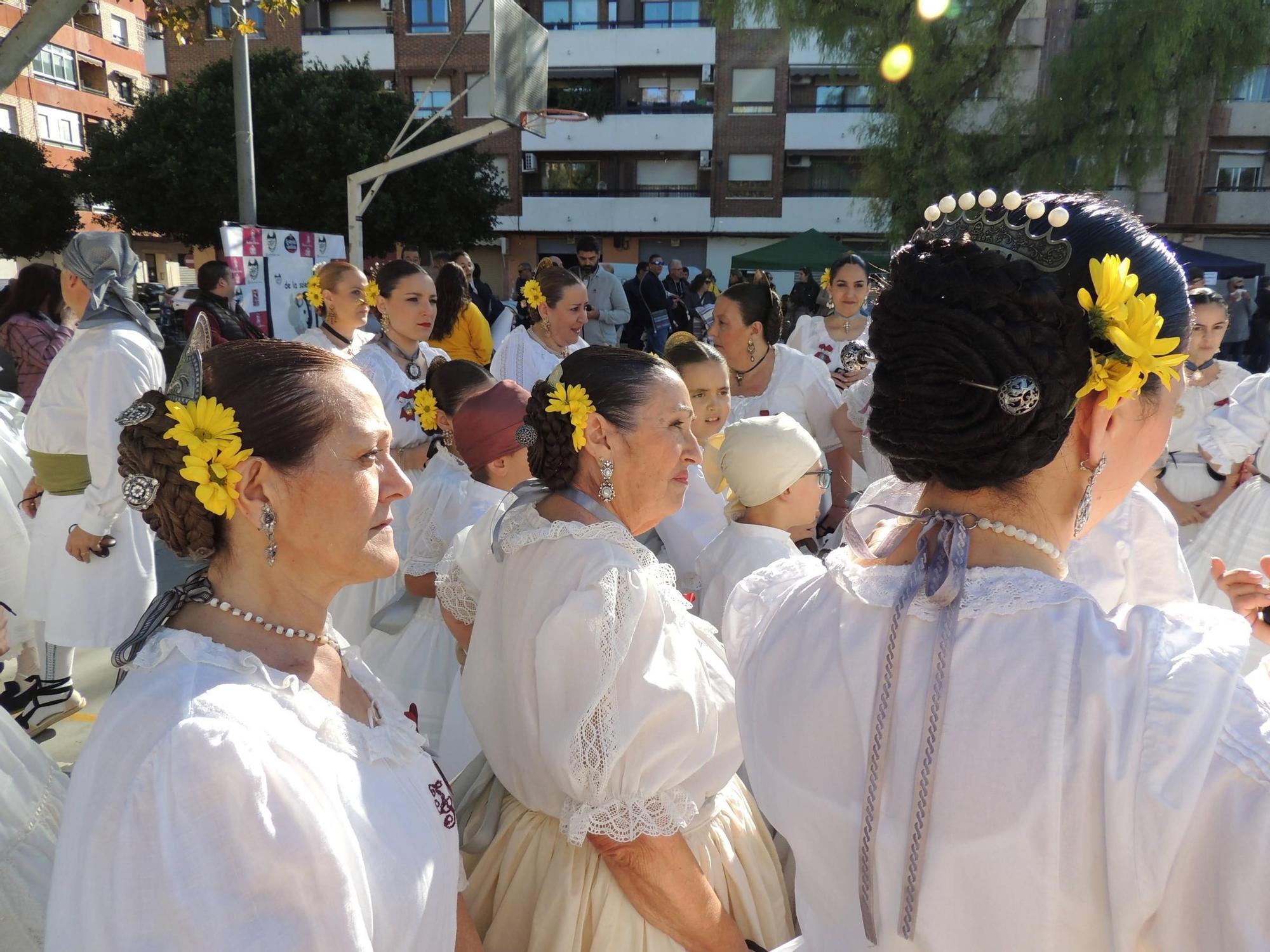 Así fue la espectacular "dansà" en ropa interior de la falla Mont de Pietat