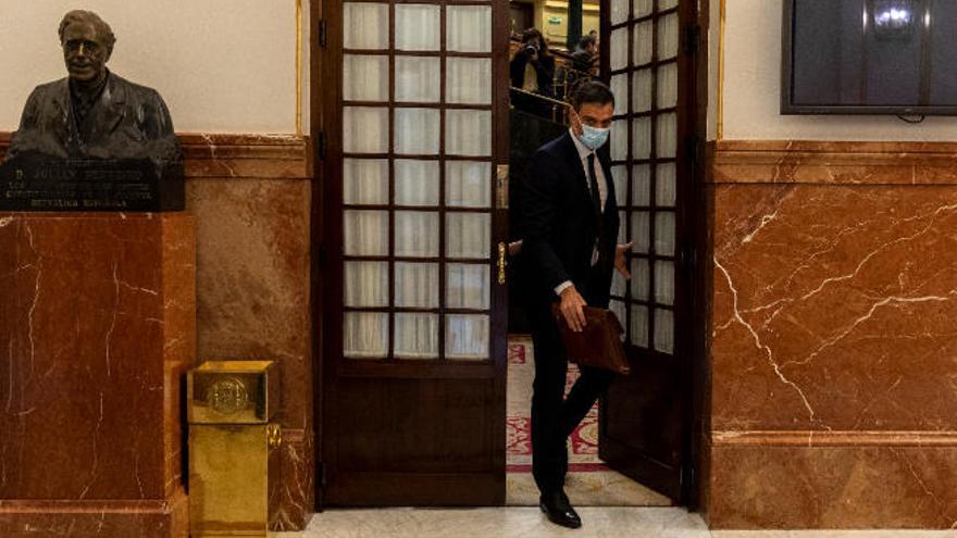 El presidente del Gobierno, Pedro Sánchez, abandona el salón de plenos del Congreso el pasado miércoles.